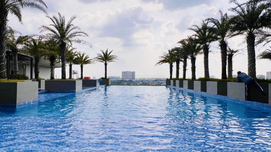 hồ bơi tràn bờ căn hộ lavida plus quận 7